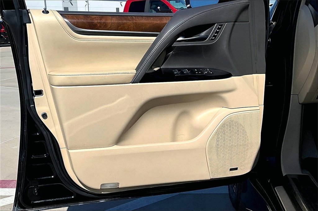 2018 Lexus LX 570 - Photo 22