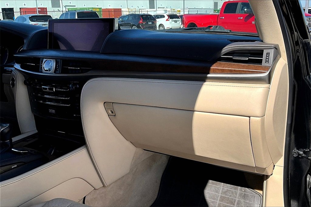 2018 Lexus LX 570 - Photo 20