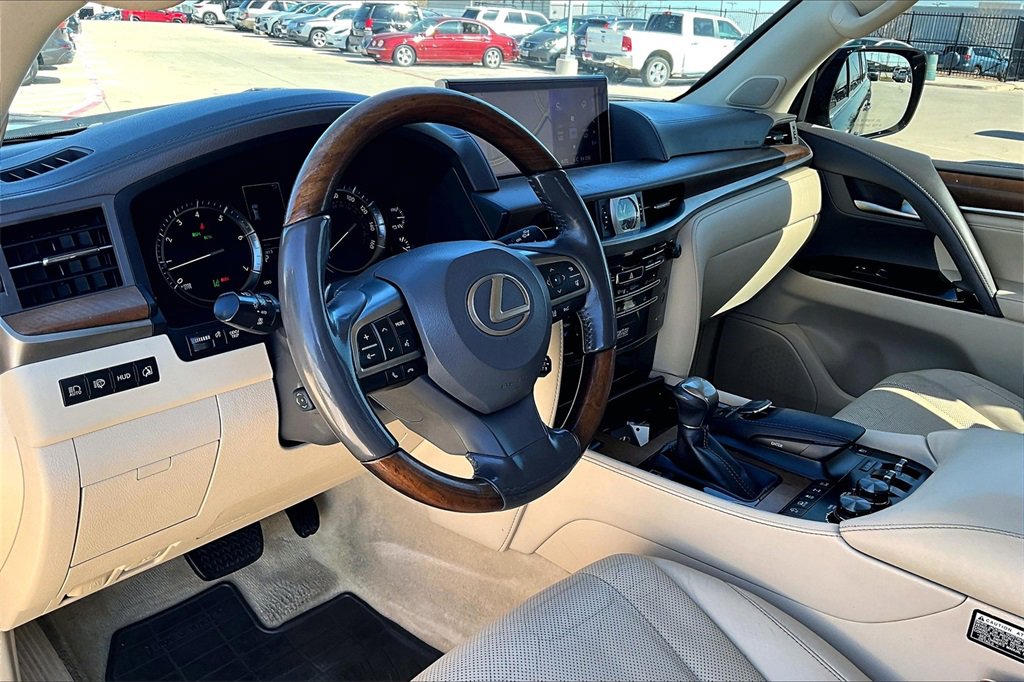 2018 Lexus LX 570 - Photo 16