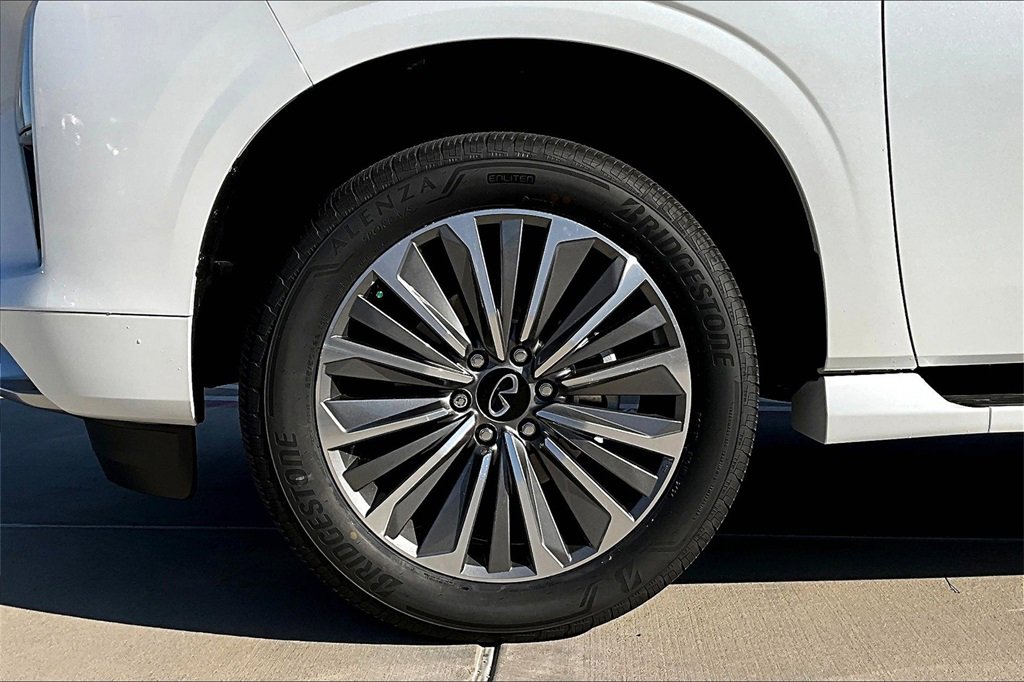 2025 INFINITI QX80 Luxe - Photo 16