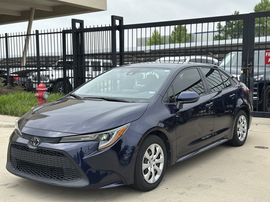 2021 Toyota Corolla LE's photo