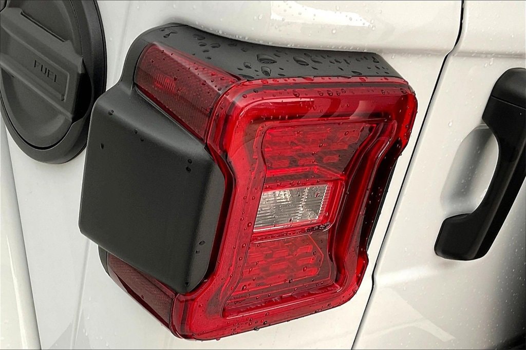 2024 Jeep Wrangler 4-Door Sahara - Photo 38