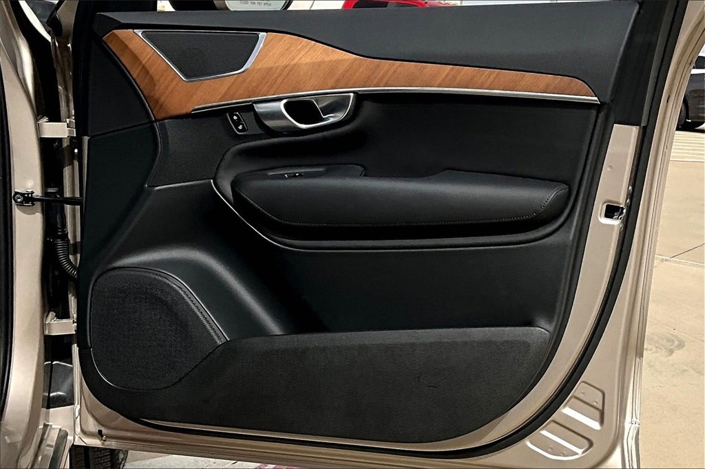 2024 Volvo XC90 Plus - Photo 22