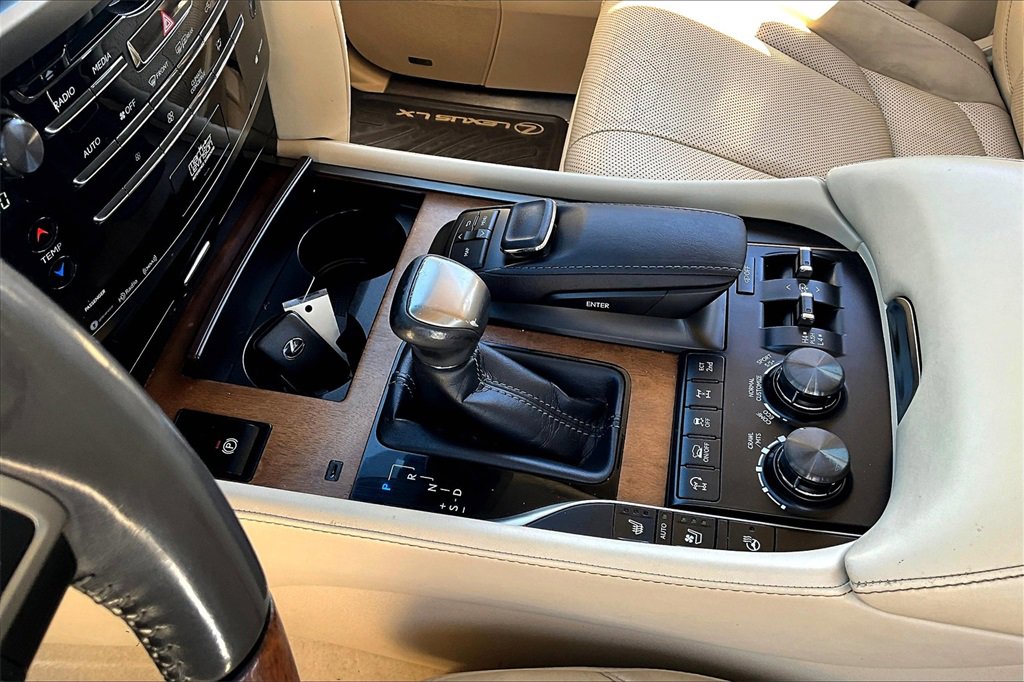 2018 Lexus LX 570 - Photo 17