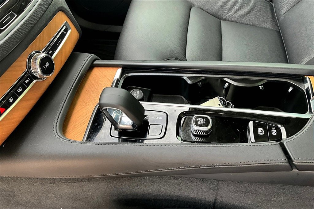2024 Volvo XC90 Plus - Photo 16