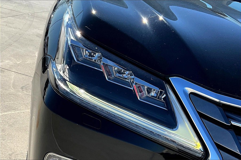 2018 Lexus LX 570 - Photo 40