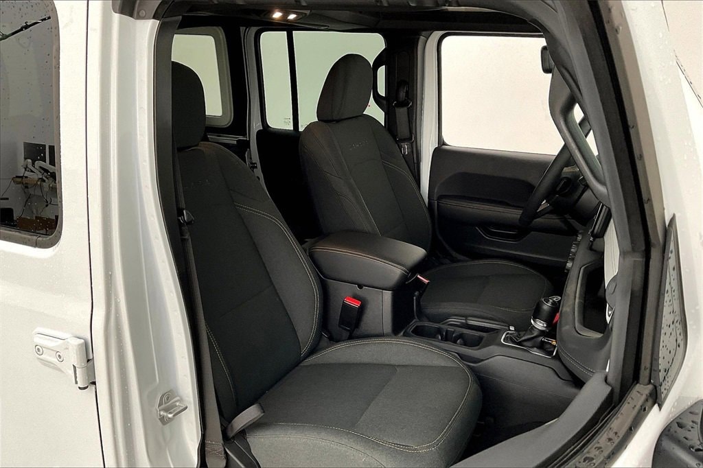 2024 Jeep Wrangler 4-Door Sahara - Photo 9