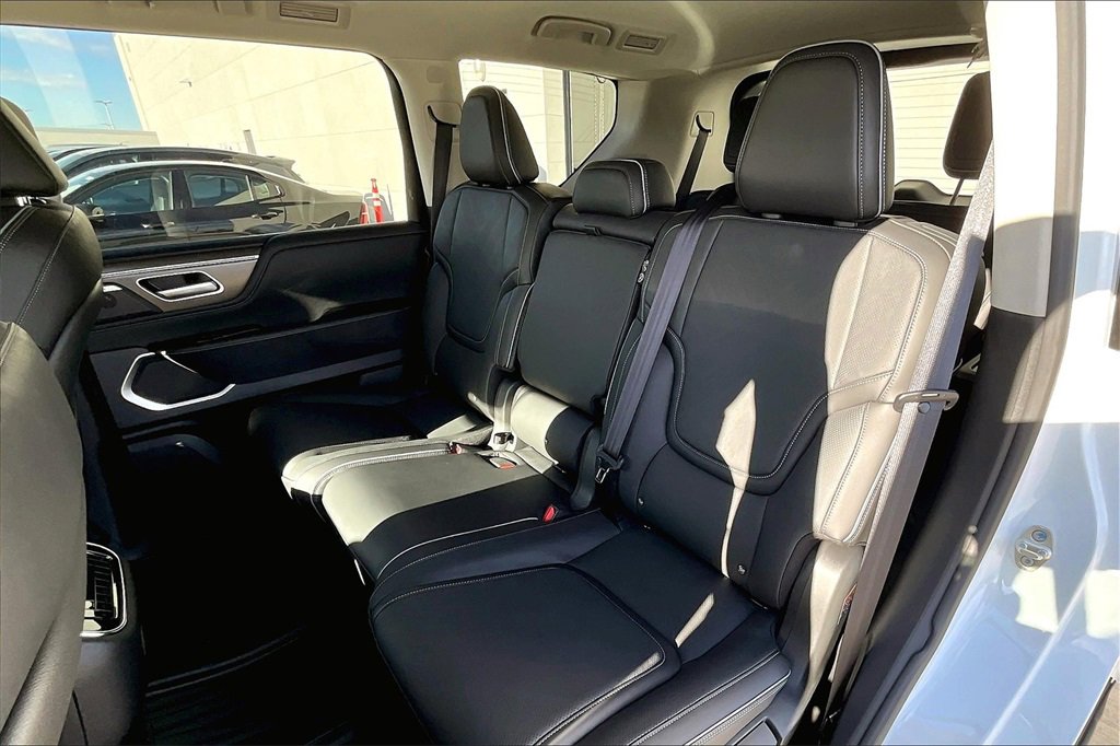 2025 INFINITI QX80 Luxe - Photo 14