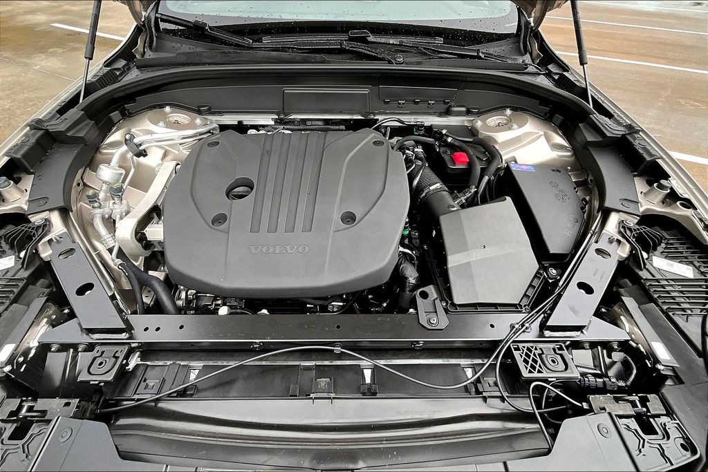 2026 Volvo XC60 Plus - Photo 22