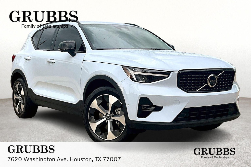 New 2026 Volvo XC40 B5 Plus SUV