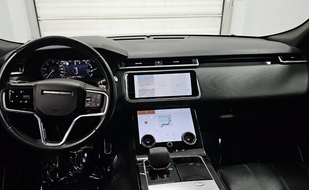 2023 Land Rover Range Rover Velar R-Dynamic S photo 4