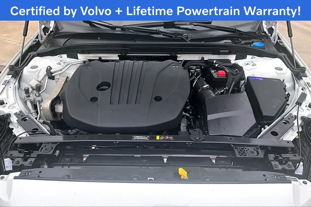 2025 Volvo S60 12