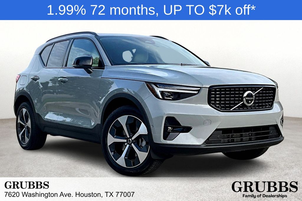 2026 Volvo XC40 Plus's photo