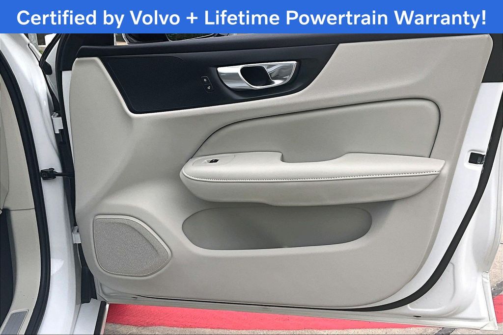 2025 Volvo S60 24
