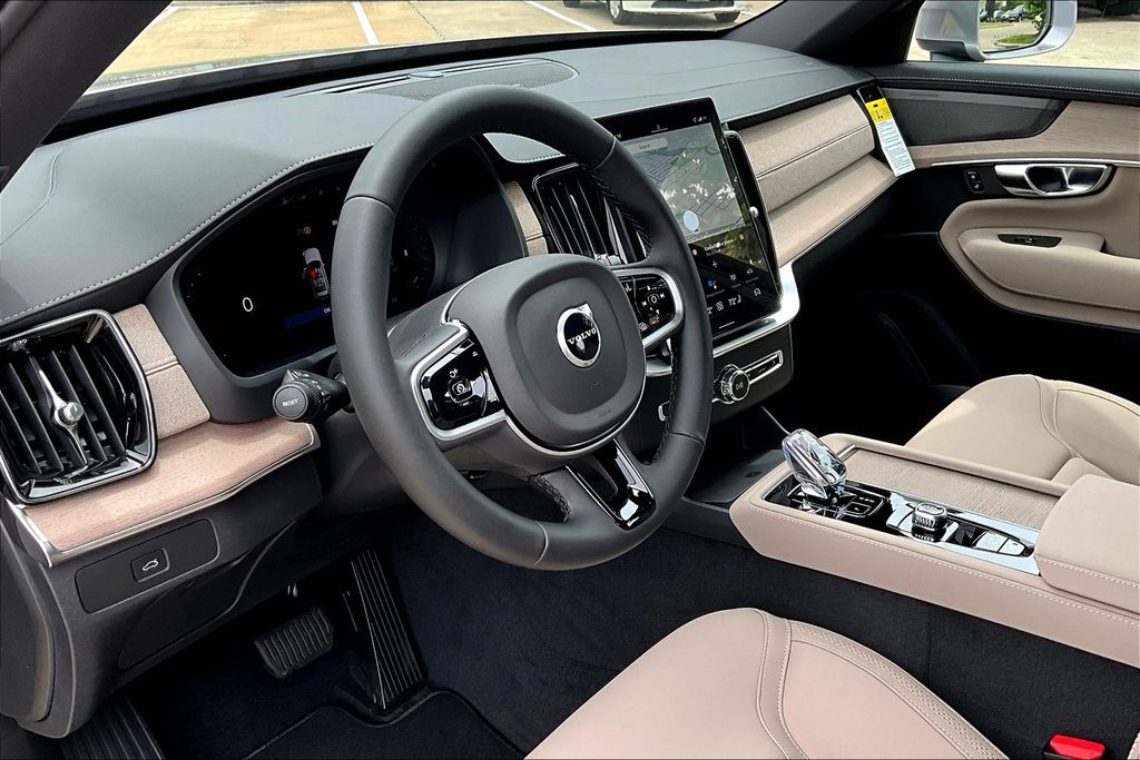 2026 Volvo XC90 Plus - Photo 16