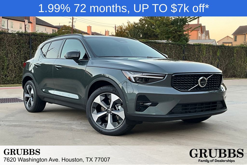 2026 Volvo XC40 Plus's photo