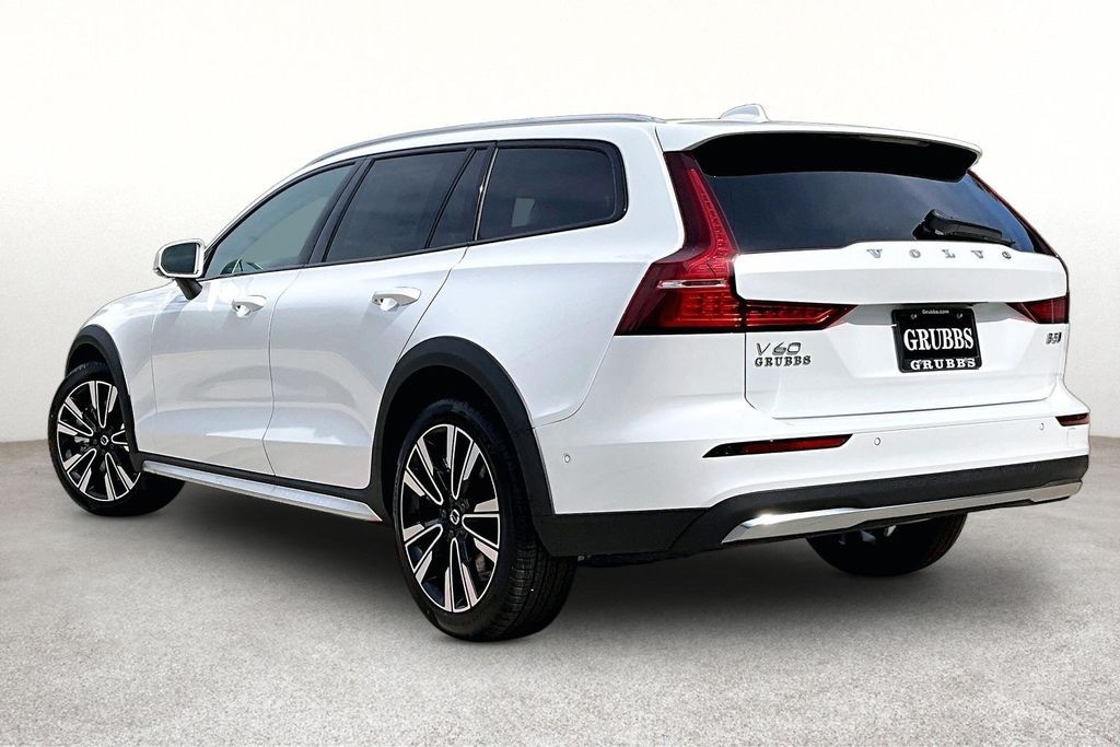 New 2026 Volvo V60 Cross Country B5 Ultra Wagon