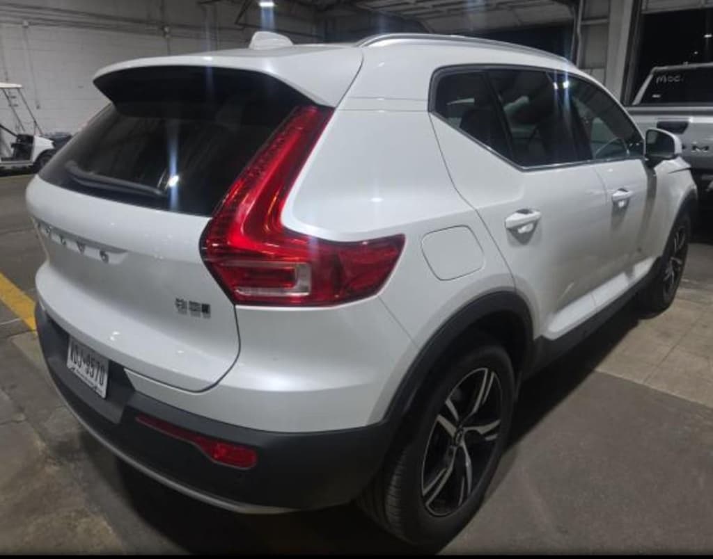 Used 2025 Volvo XC40 Core Bright Theme SUV