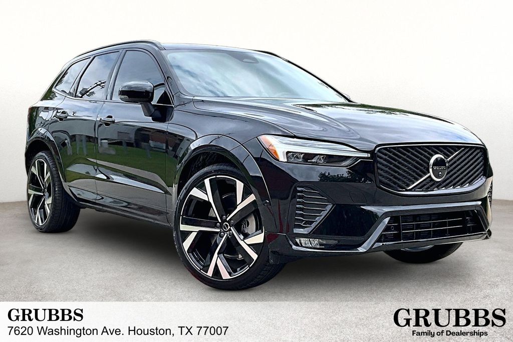 2026 Volvo XC60 B5 Ultra Dark AWD's photo