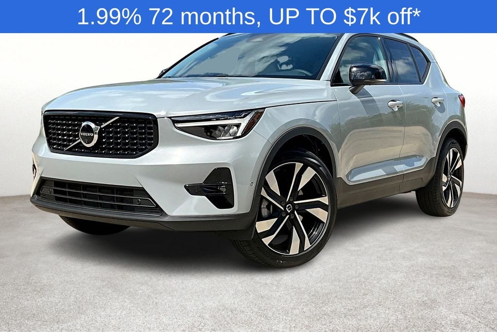 New 2026 Volvo XC40 B4 Plus SUV