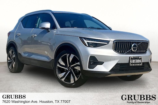 2024 Volvo XC40 B5 Plus Bright Theme SUV
