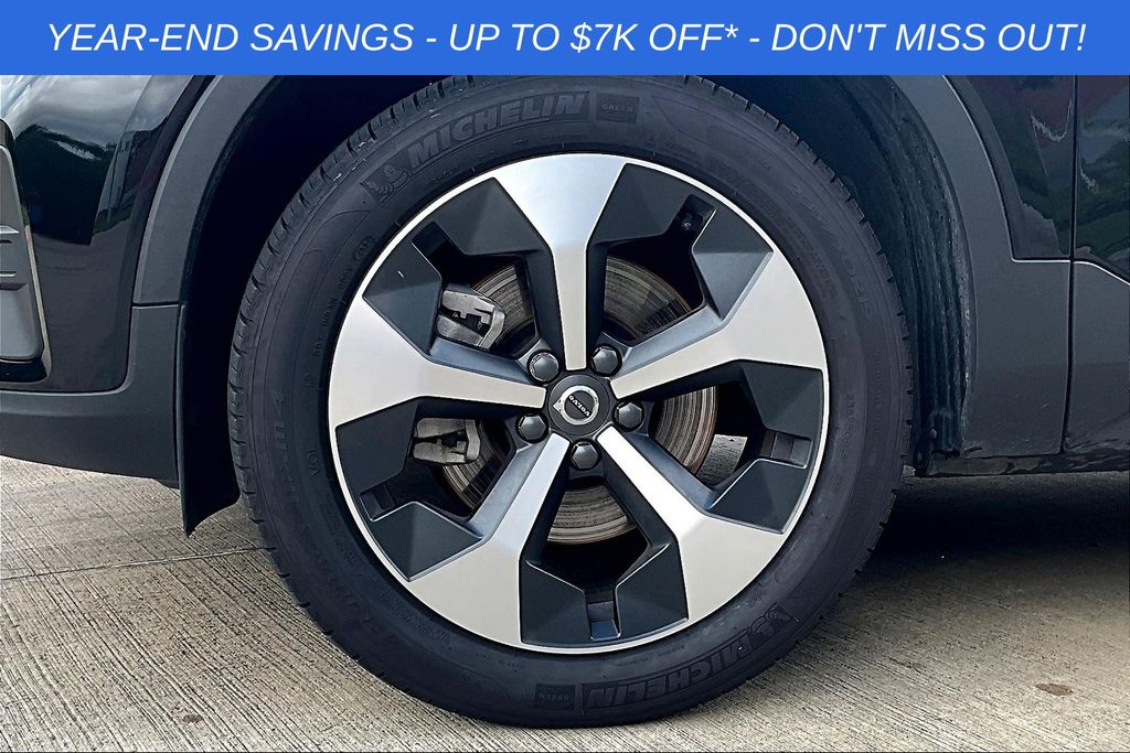 2025 Volvo XC40 Core - Photo 30