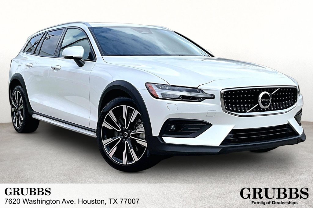 2025 Volvo V60 Cross Country