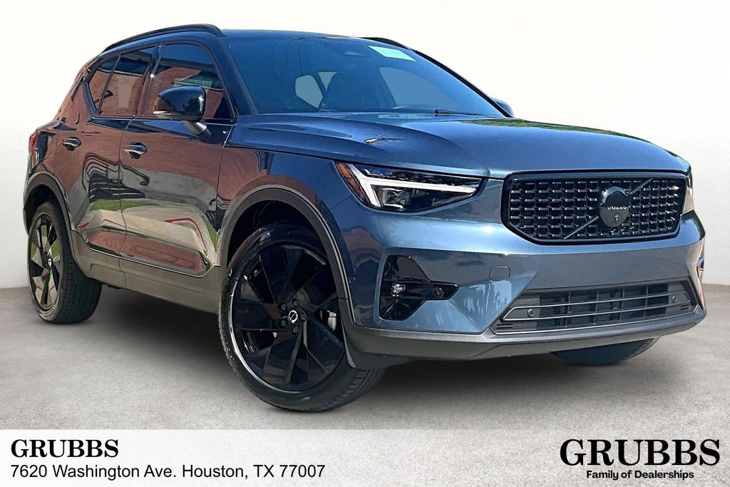 New 2026 Volvo XC40 B5 Ultra Black Edition