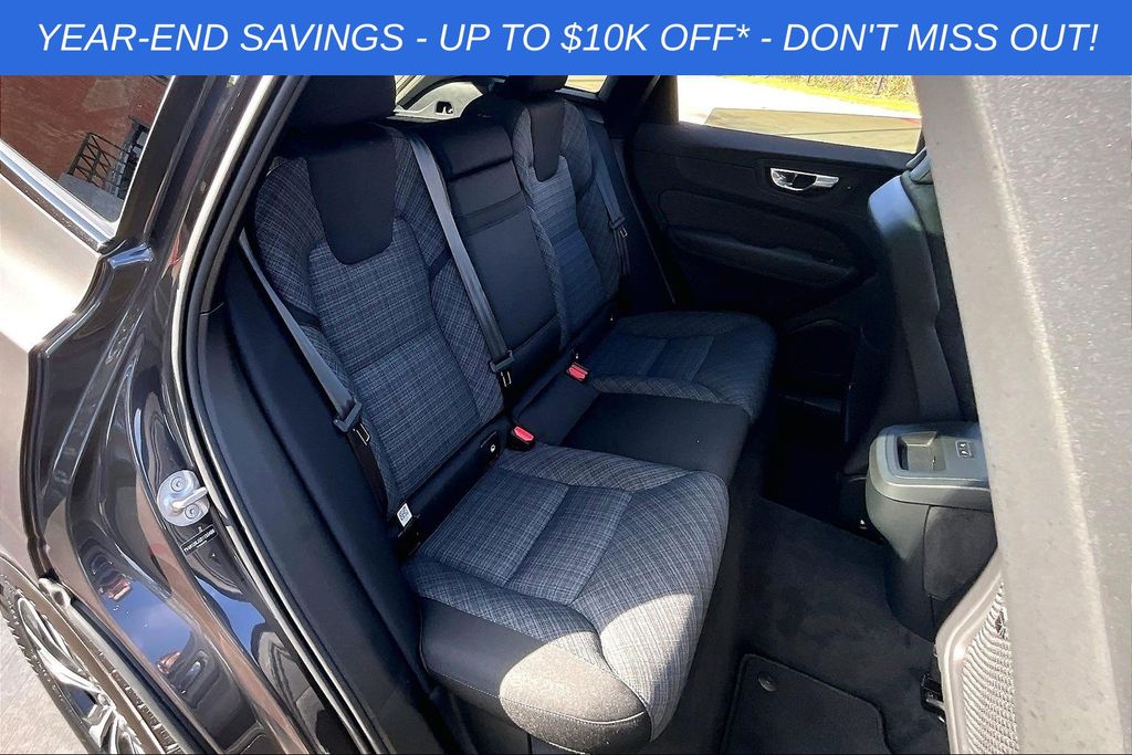 2025 Volvo XC60 Core - Photo 34