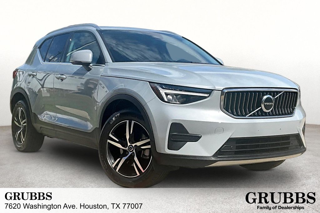 2025 Volvo XC40