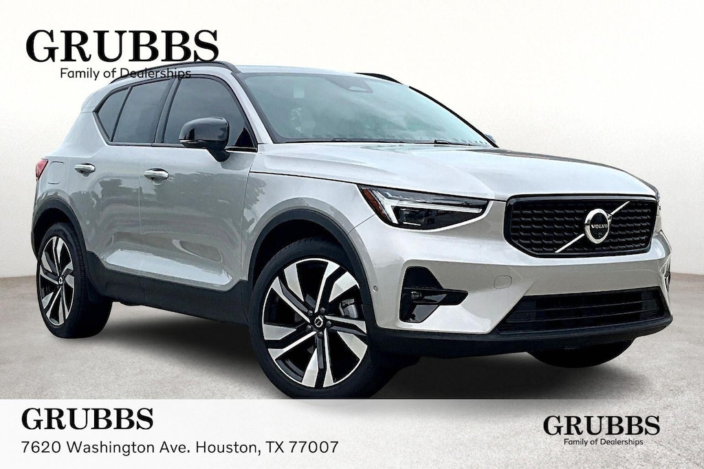 New 2025 Volvo XC40 B5 Ultra Dark Theme SUV