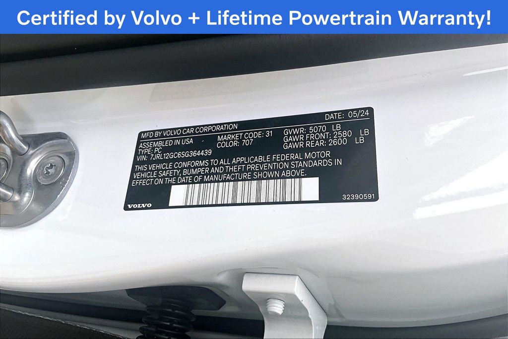 2025 Volvo S60 44