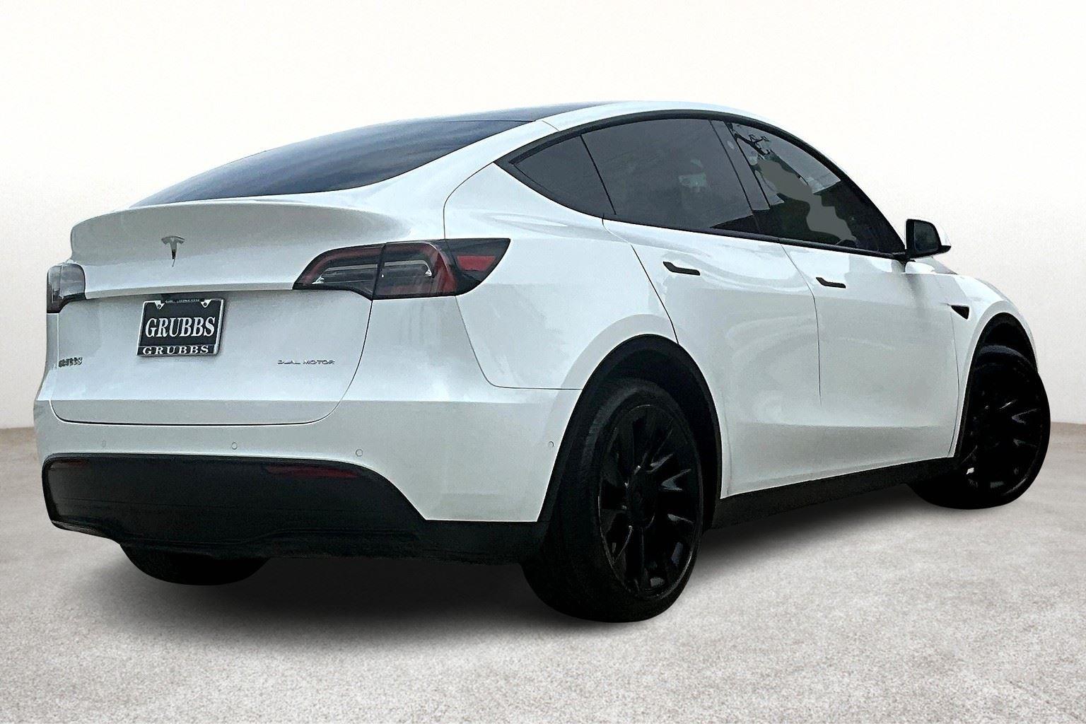 Used 2021 Tesla Model Y Long Range with VIN 5YJYGDEE1MF274681 for sale in Houston, TX
