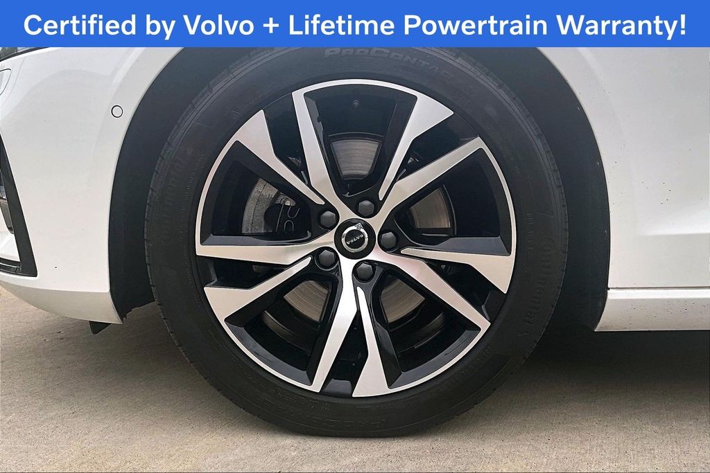 2025 Volvo S60 10