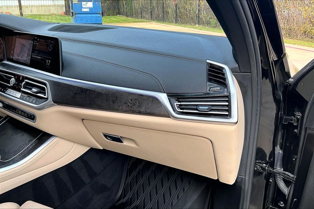 2021 BMW X5 M50i - Photo 23