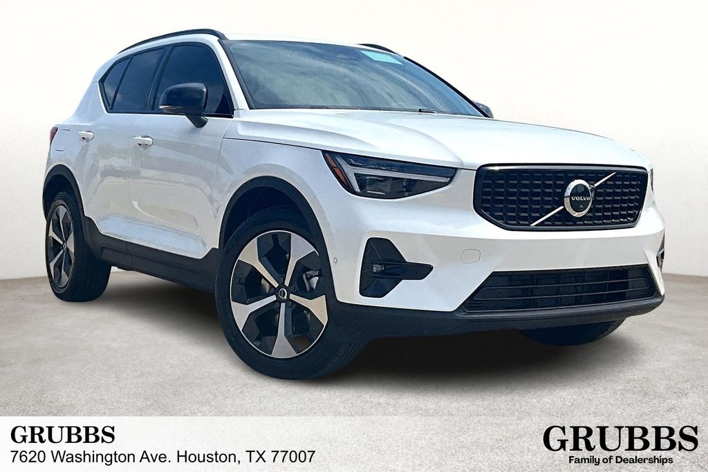 New 2026 Volvo XC40 B5 Plus