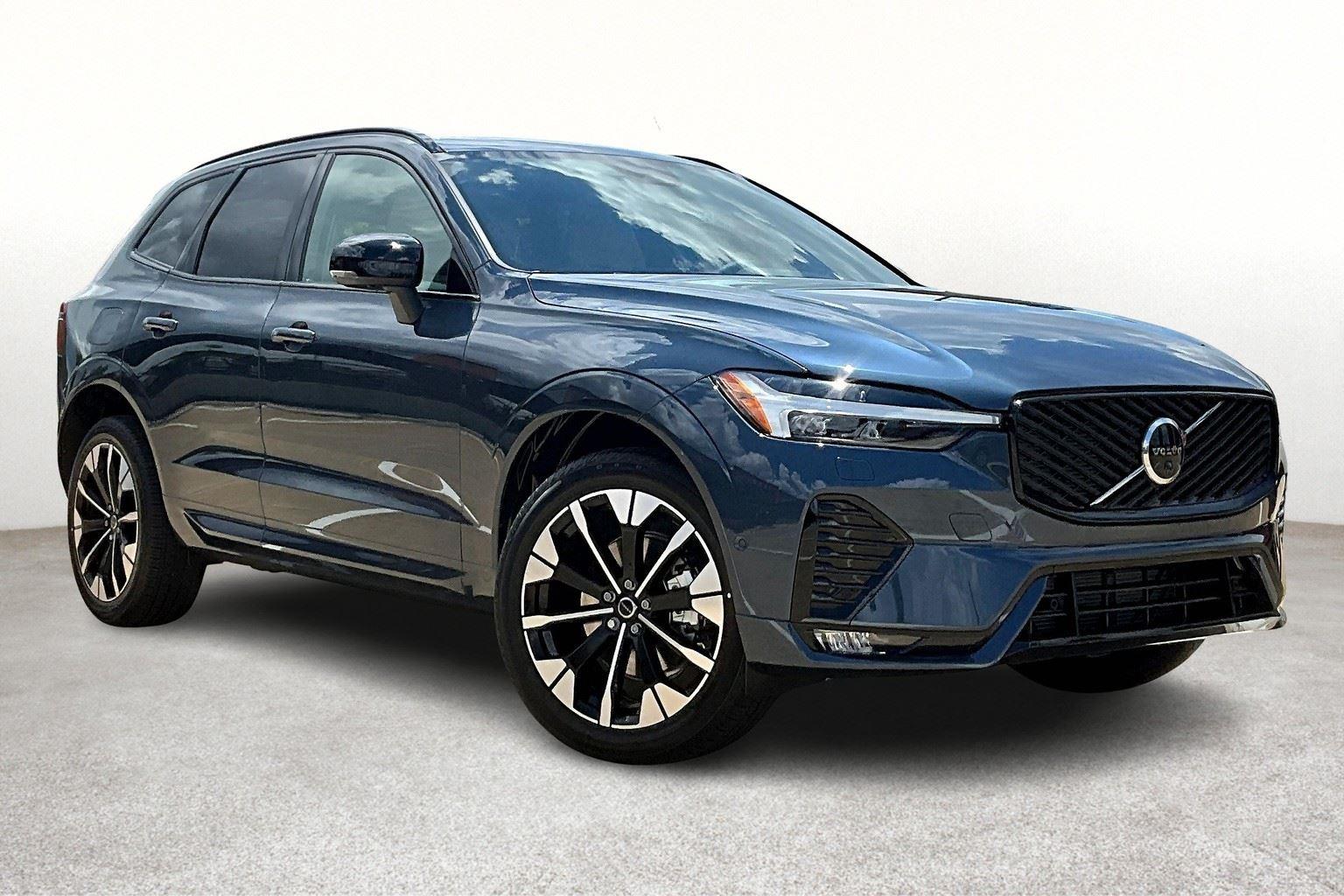 2026 Volvo XC60 B5 Plus photo 2