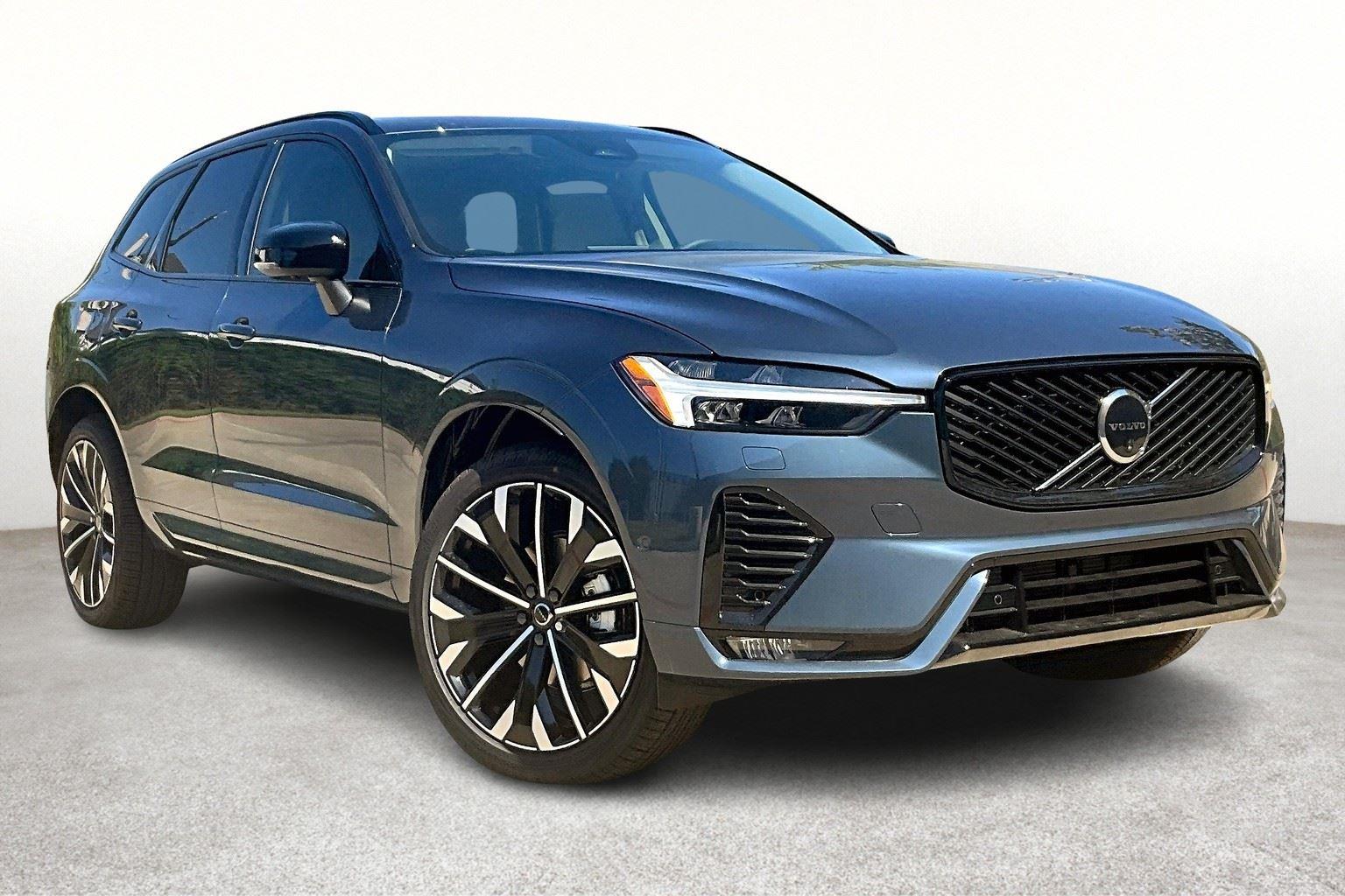 2026 Volvo XC60 B5 photo 2