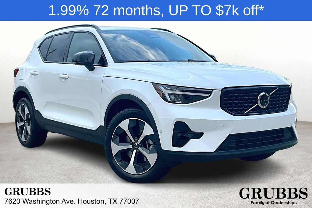 2026 Volvo XC40 Plus's photo