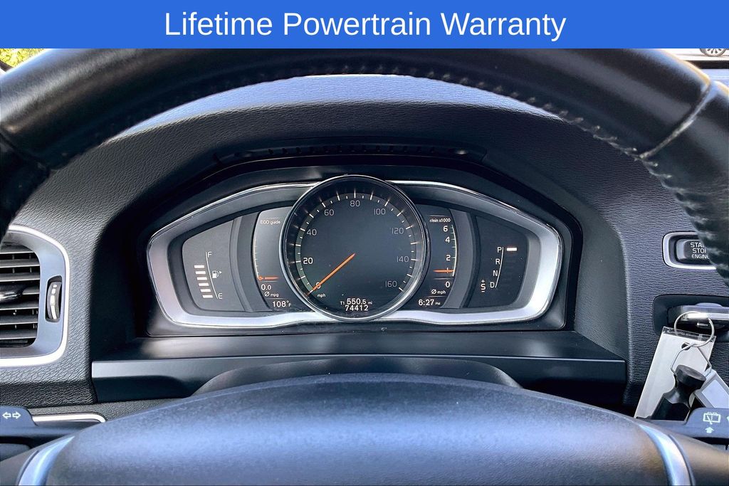 2018 Volvo V60 25