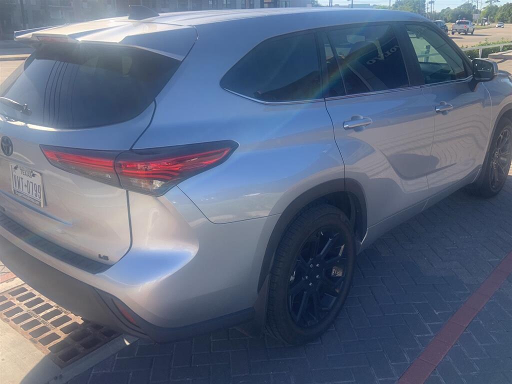 Used 2023 Toyota Highlander LE SUV