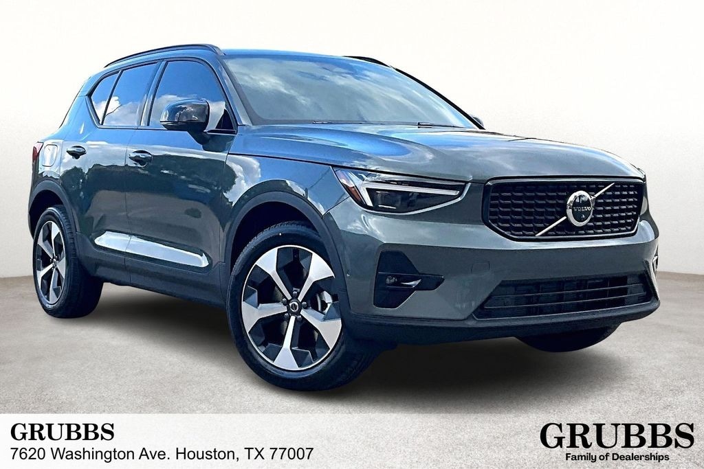 New 2026 Volvo XC40 B5 Plus SUV