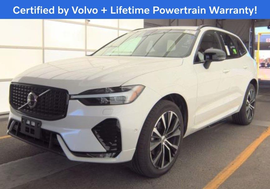 2025 Volvo XC60 Plus's photo