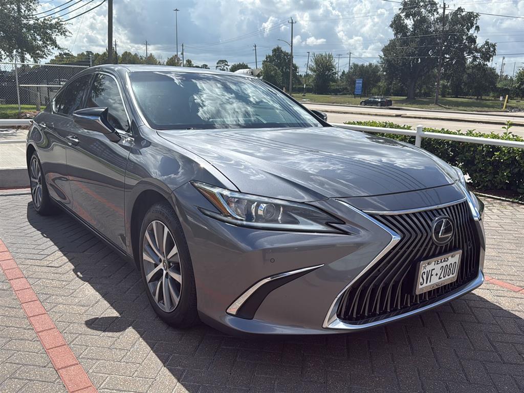 2019 Lexus ES 350 photo 3