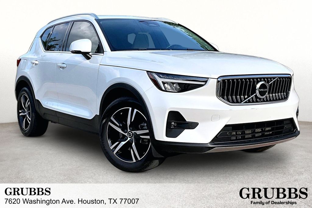 2023 Volvo XC40 B5 Plus Bright AWD's photo