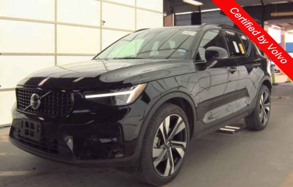 Used 2025 Volvo XC40 Plus Dark Theme SUV