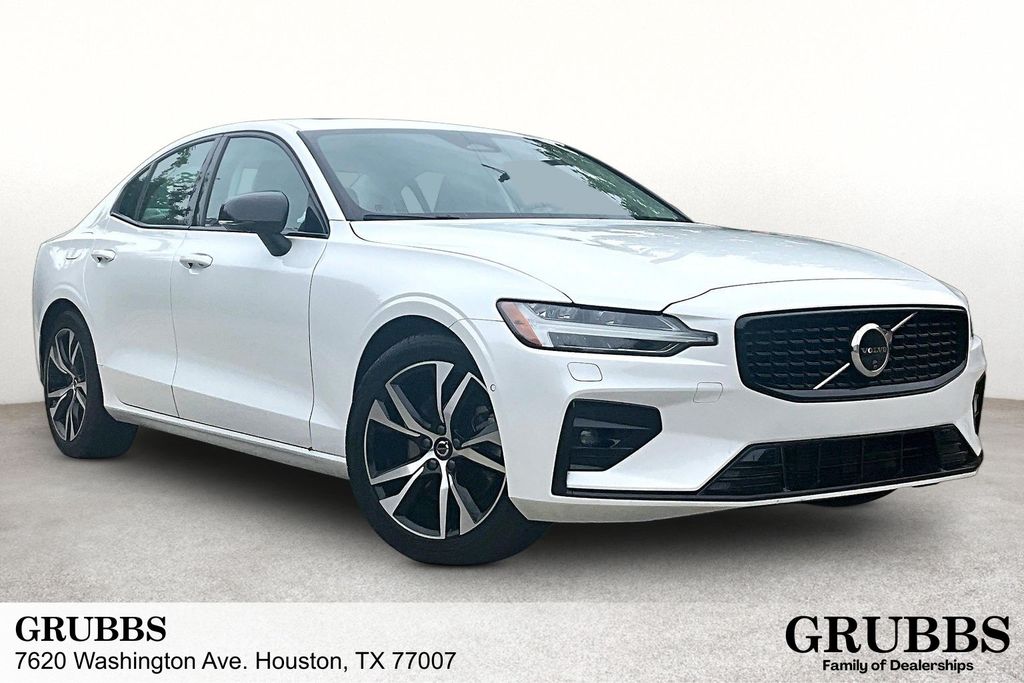 2025 Volvo S60 B5 Plus Dark AWD's photo