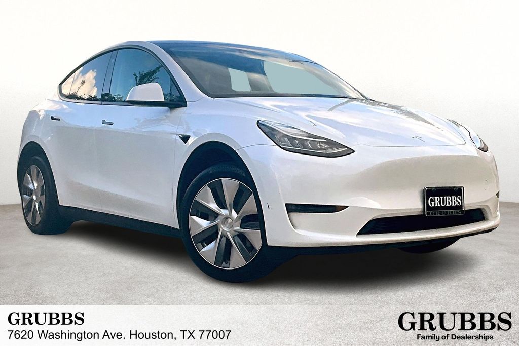 2023 Tesla Model Y Long Range's photo