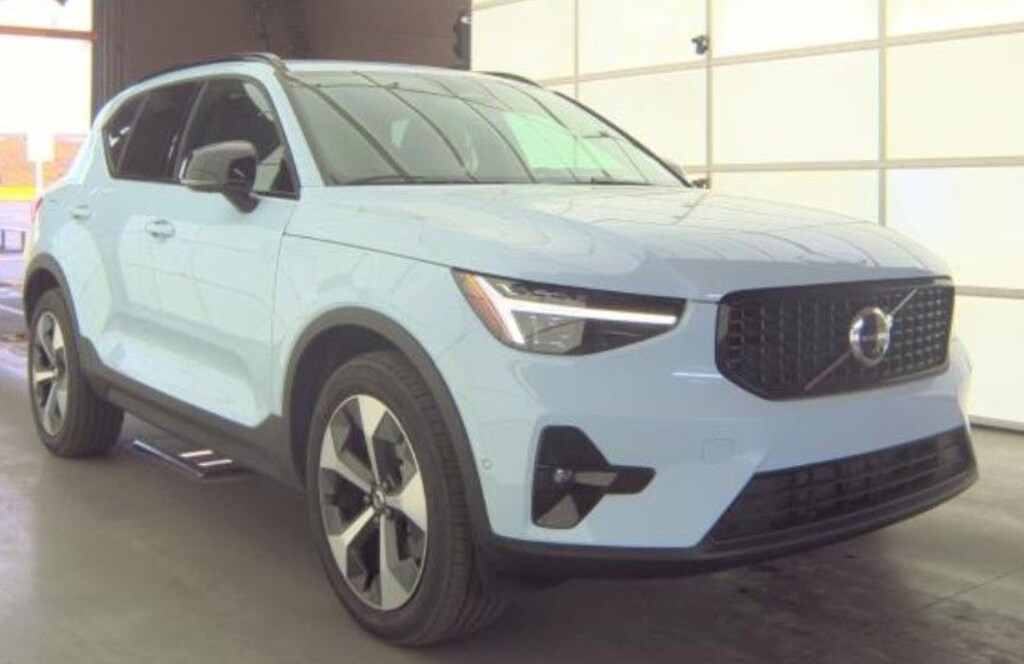 Used 2026 Volvo XC40 B5 Plus SUV