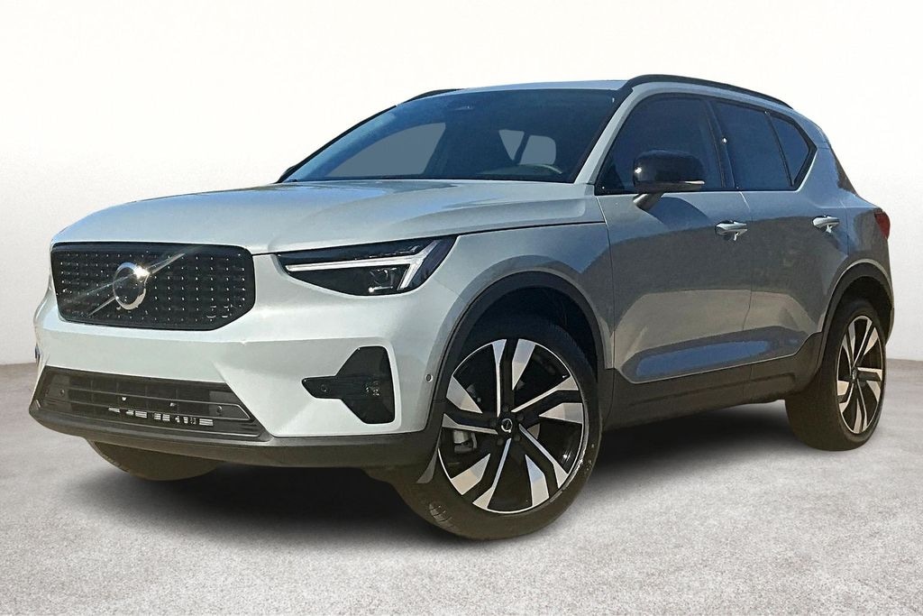 New 2026 Volvo XC40 B5 Ultra SUV